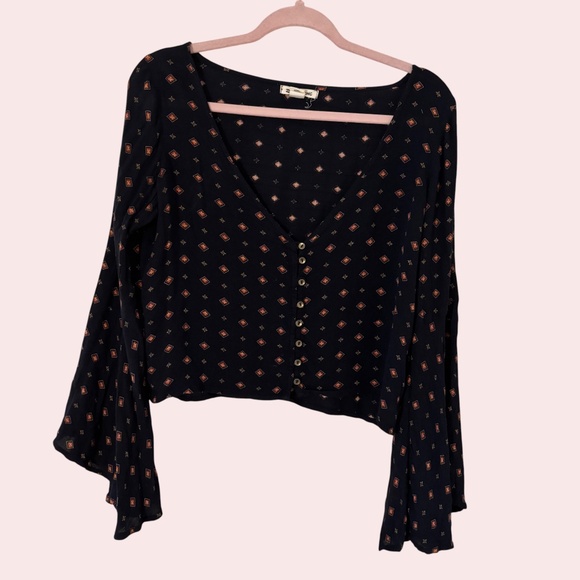 Billabong Black Bell Sleeve Boho Print Button Front Top Size M - Picture 1 of 11